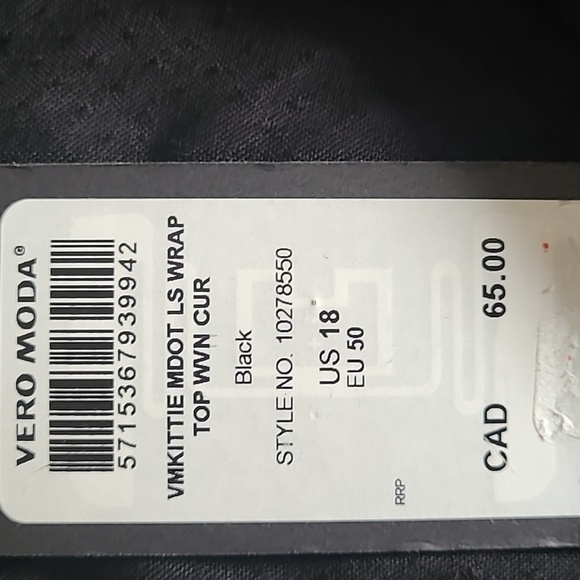 Black wrap around blouse - Picture 10 of 10